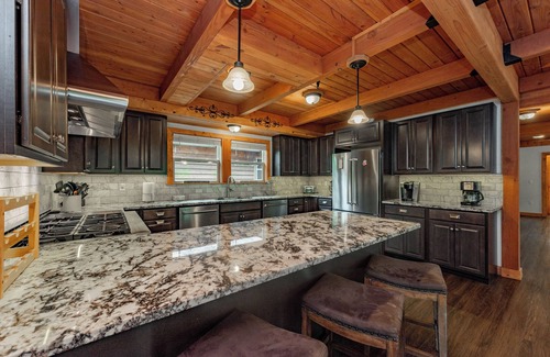 Waterfront Greens Casa | Stylish Deep Creek Getaway w/ Dock & Hot Tub