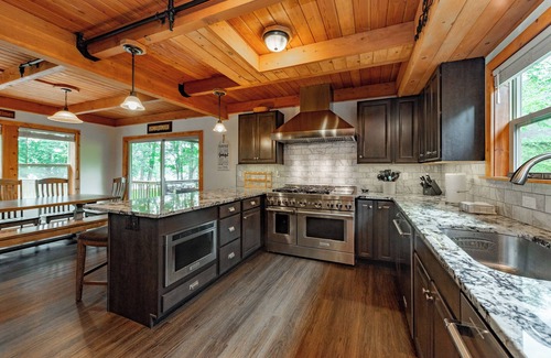 Waterfront Greens Casa | Stylish Deep Creek Getaway w/ Dock & Hot Tub