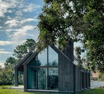 Grunow Casa | Stylish Design Retreat Near The Lake