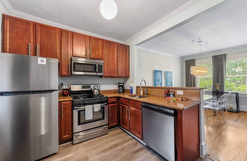 Dilworth Condominio | 800 Magnolia #2: Lovely 2BR near Uptown Charlotte
