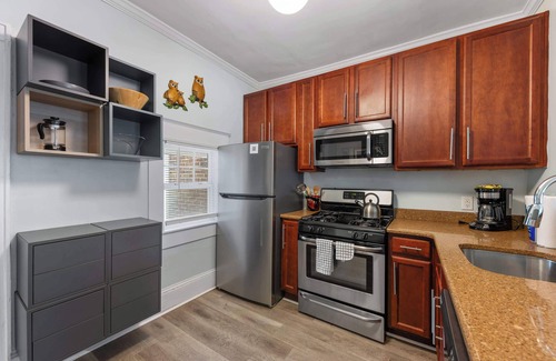 Dilworth Condominio | 800 Magnolia #2: Lovely 2BR near Uptown Charlotte