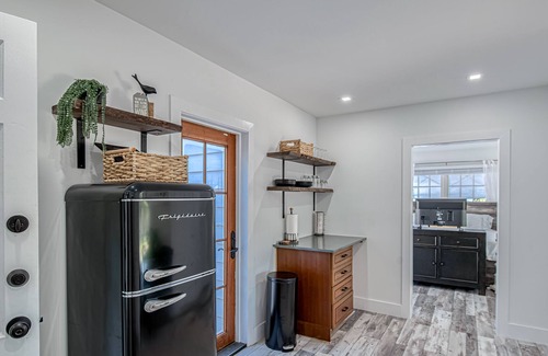 Poiciana Park II Apartamento | Stylish, dog-friendly home with a pool, enclosed yard, patio, & central AC