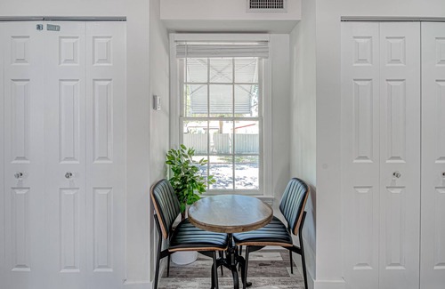 Poiciana Park II Apartamento | Stylish, dog-friendly home with a pool, enclosed yard, patio, & central AC
