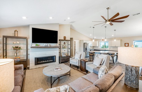 Manson Casa | Stylish, Dog-Friendly Home w/ a Private Pool, Hot Tub, Free WiFi, & Central AC