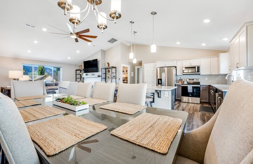 Manson Casa | Stylish, Dog-Friendly Home w/ a Private Pool, Hot Tub, Free WiFi, & Central AC
