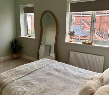 Harrogate Casa | Stylish double room females and couples only