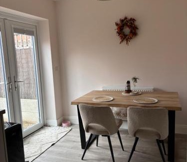 Harrogate Casa | Stylish double room females and couples only
