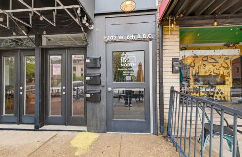 Bloomington Apartamento | Stylish Downtown Unit with Historic Charm apts