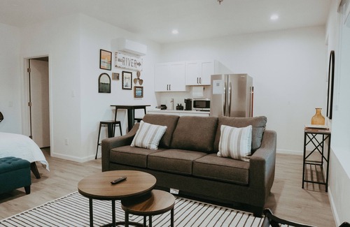 Yuma Townsite Apartamento | Charming River-Themed Studio in Downtown Yuma's Historic District