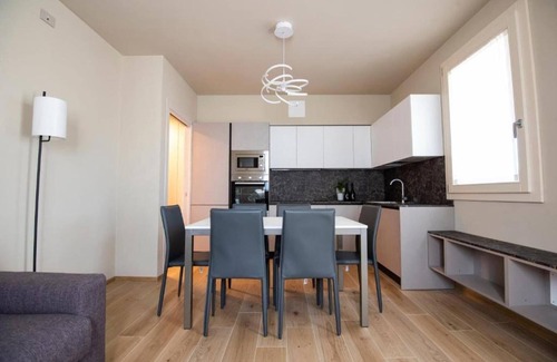 Farra di Soligo Apartamento | Elegante dúplex en Verbania