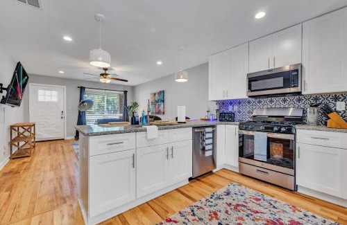 Candler-McAfee Apartamento | Stylish Duplex Near East Lake Golf Course-Unit B