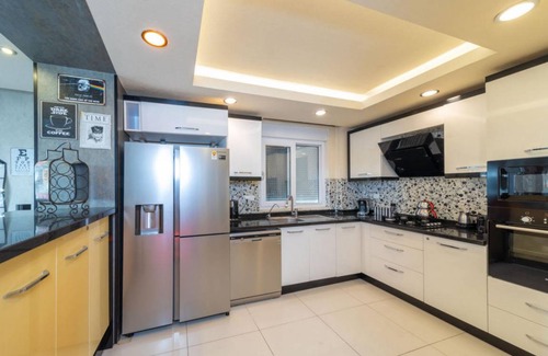 Muratpasa Apartamento | Stylish Duplex with Garden and Gazebo in Muratpasa