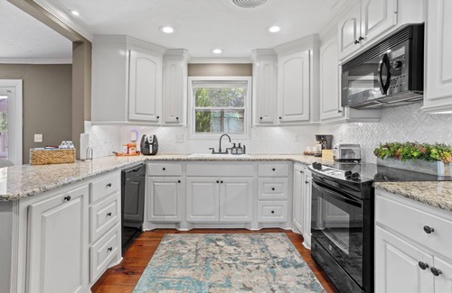Tougaloo Casa | Stylish Eastover Stay - Sleeps 10 + Pet Friendly