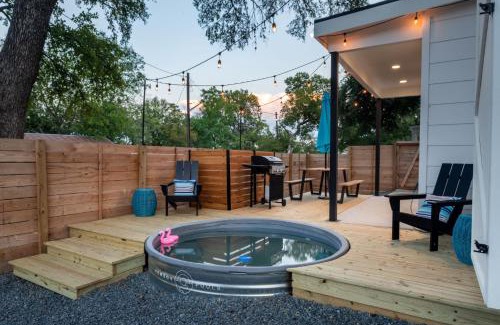 Blackshear-Prospect Hill Casa | Stylish Eastside Getaway Yard Pool Firepit & Golf Nearby