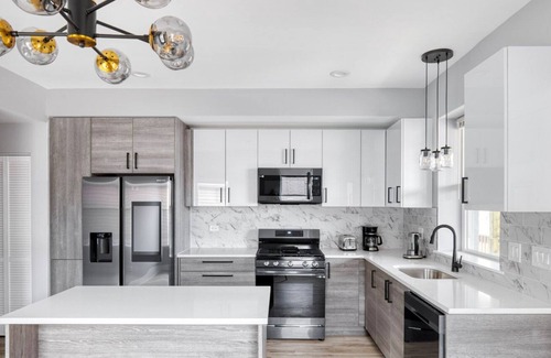 Edgewater Apartamento | Stylish Edgewater 3BR nr Loyola & Red Line, by Blueground