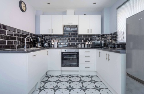 Glyndon Apartamento | Stylish Elegant New Flat 5 Min from Elizabeth Line