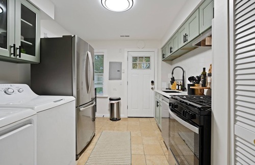 Evanston Casa | Stylish Evanston Retreat Near NU & Lakefront
