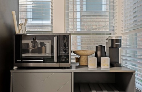 Evanston Casa | Stylish Evanston Retreat Near NU & Lakefront