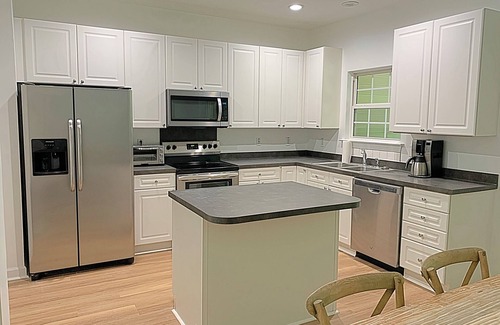 Mount Pleasant Casa | Stylish Executive Retreat 3 bedroom 2.5 bath