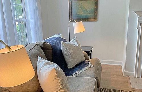 Mount Pleasant Casa | Stylish Executive Retreat 3 bedroom 2.5 bath