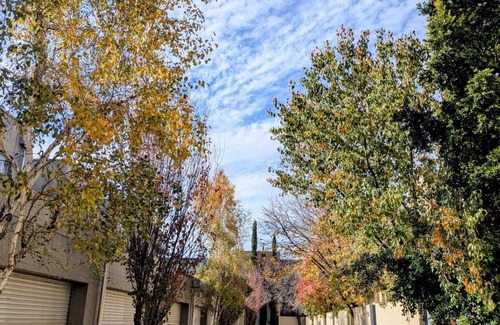 Norwood Casa | Stylish Executive Townhouse in Prime Location