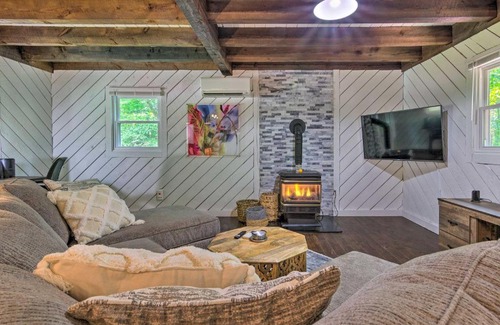 Fairview Casa | Stylish Fairview Farmhouse Deck and Wishing Well!