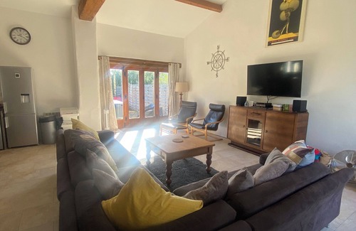 Le Bernard Casa | Elegante, familiar, granero de vacaciones, ideal para playas y días divertidos.