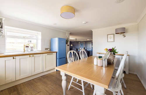 Frome Casa | Stylish Family Barn, edge of Frome + country views