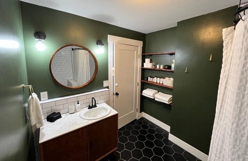 Nevada City Cabaña | Stylish Family Friendly Cottage in the Woods