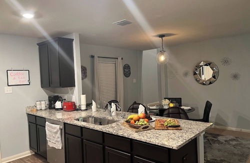 Medina Valley Casa | Stylish, Family-Friendly Retreat Near Lackland AFB, SeaWorld & More!