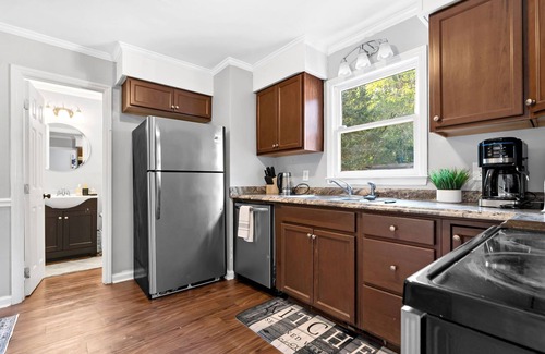 Knightdale Casa | “Modern 3BR Home with Deck, Fast Wi-Fi, Full Kitchen, AC,Near Raleigh & Airport”