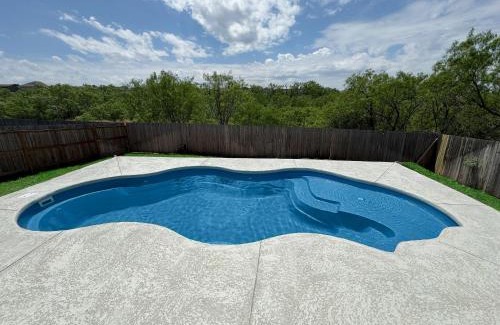Southside Casa | Stylish Family Home Near Lackland POOL