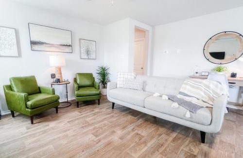 Southside Casa | Stylish Family Home Near Lackland POOL