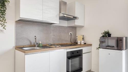 Porta Venezia Apartamento | Stylish Flat Porta Venezia - WiFi, AC, Metro