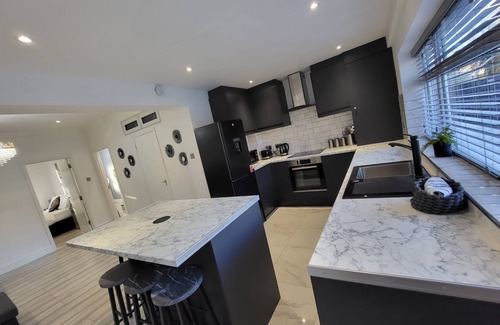 East Ham South Casa | Stylish Flat | Sleeps 3 | E6