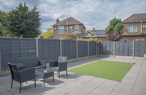 East Ham South Casa | Stylish Flat | Sleeps 3 | E6