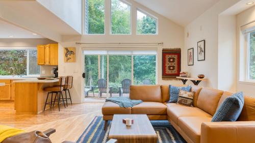 Clinton Casa | Stylish Forest Getaway on Whidbey Island Near Beaches Wineries Trails Cedarview Retreat by AvantStay