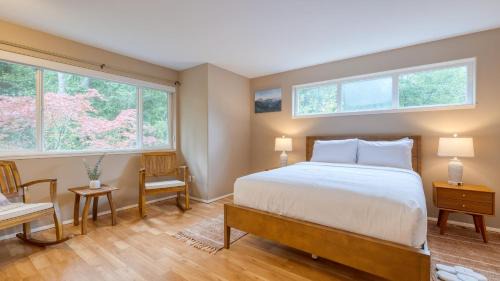 Clinton Casa | Stylish Forest Getaway on Whidbey Island Near Beaches Wineries Trails Cedarview Retreat by AvantStay