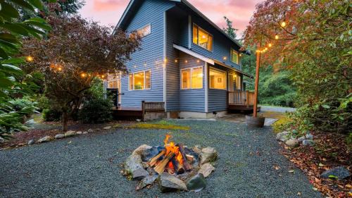 Clinton Casa | Stylish Forest Getaway on Whidbey Island Near Beaches Wineries Trails Cedarview Retreat by AvantStay