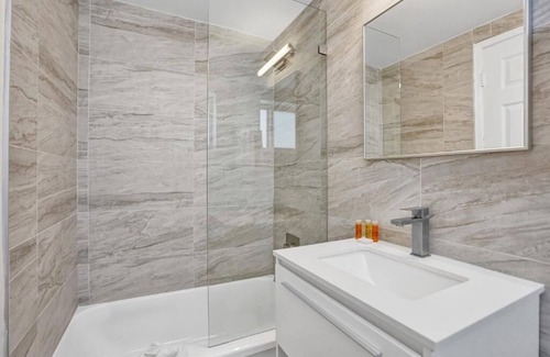 Galt Mile Hotel | Stylish Fort Lauderdale Stay Near Riverwalk, | Two 2-Bedroom Unit in The Garden