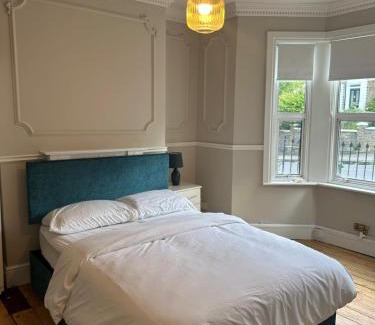 Plumstead Casa | Stylish Four-Bed Haven Near Greenwich