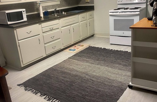 Windber Apartamento | Stylish Freshly Renovated Duplex in Windber PET FRIENDLY