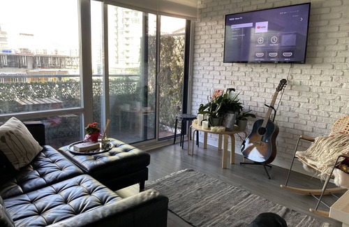 CityPlace Condominio | Stylish Fully Furnished 1 Bedroom Condo close to CN Tower