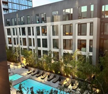 Downtown Oakland Casa | Stylish Fully Furnished Downtown Retreat