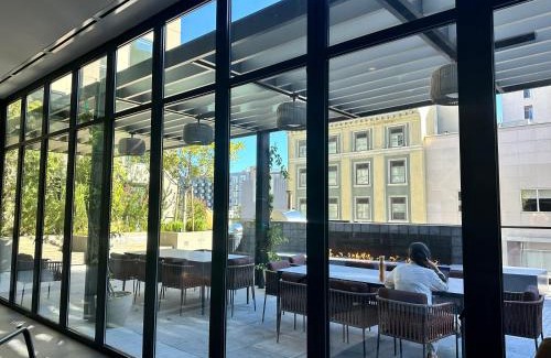 Downtown Oakland Casa | Stylish Fully Furnished Downtown Retreat