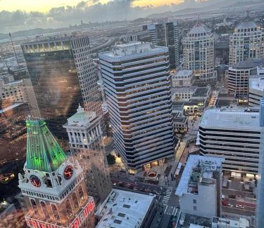 Downtown Oakland Casa | Stylish Fully Furnished Downtown Retreat