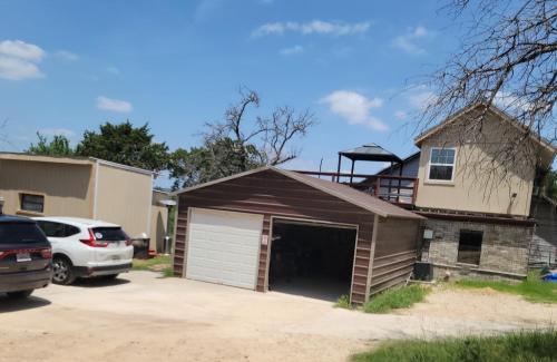 Killeen Apartamento | Stylish Garage Apartment by Reese Creek