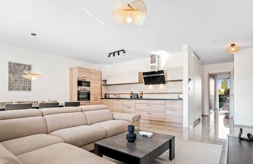 Gasperich Apartamento | Stylish Gasperich Apartment