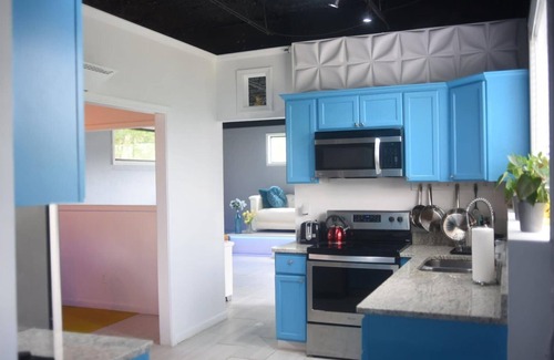 Eagan Park Casa | Stylish Gated Retreat Home-3mins to ATL airport