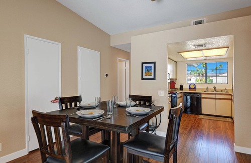 Baristo Condominio | Stylish Getaway in the Heart of Palm Springs – 2BR Condo with Resort Amenities!